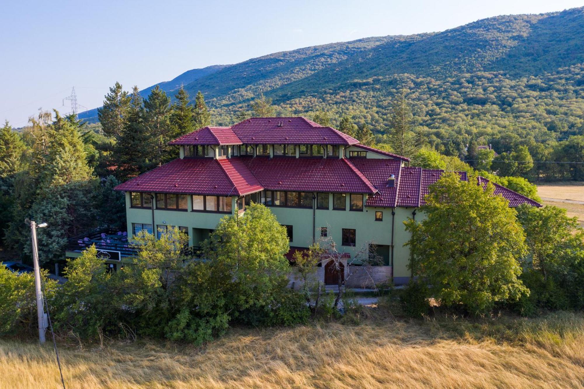 Holiday Resort Zlatni Dol Mostar Goranci Eksteriør billede